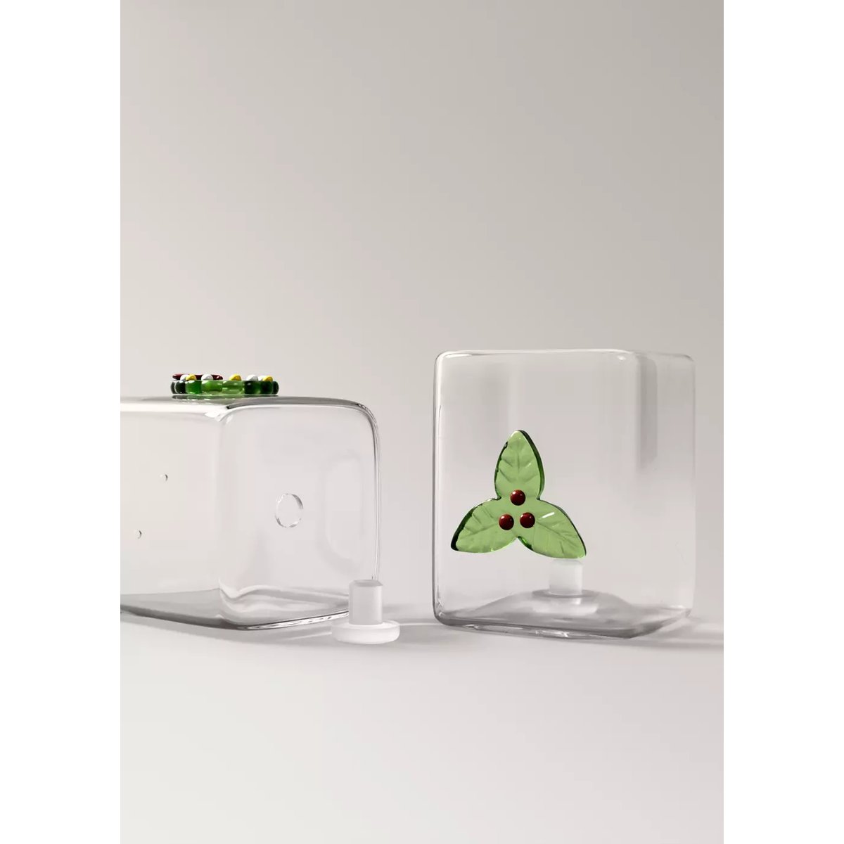 Ensemble salière et poivrière en verre avec détail de Noël rouge, MANGO HOME