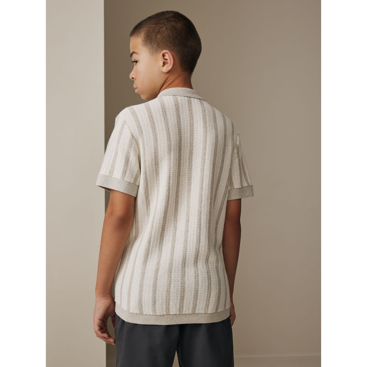 Polo zippé en maille à rayures gris/blanc, NEXT