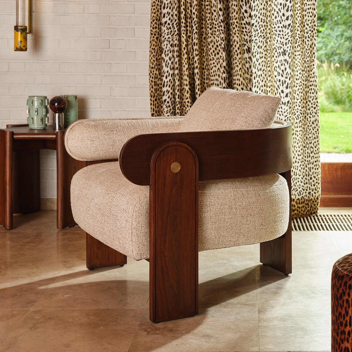 Fauteuil en mindi massif et tissu texturé ARCHIBALD couleur unique, BERAH GETAH