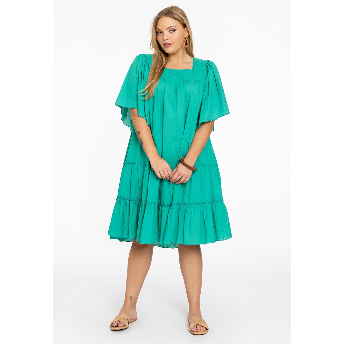 Robe volanté /à volants vert, YOEK