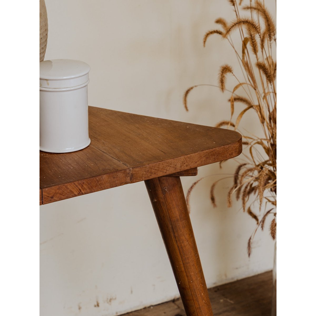 Table d'appoint en bois Hanna N°1354 - Bon état bois foncé, DEBONGOUT