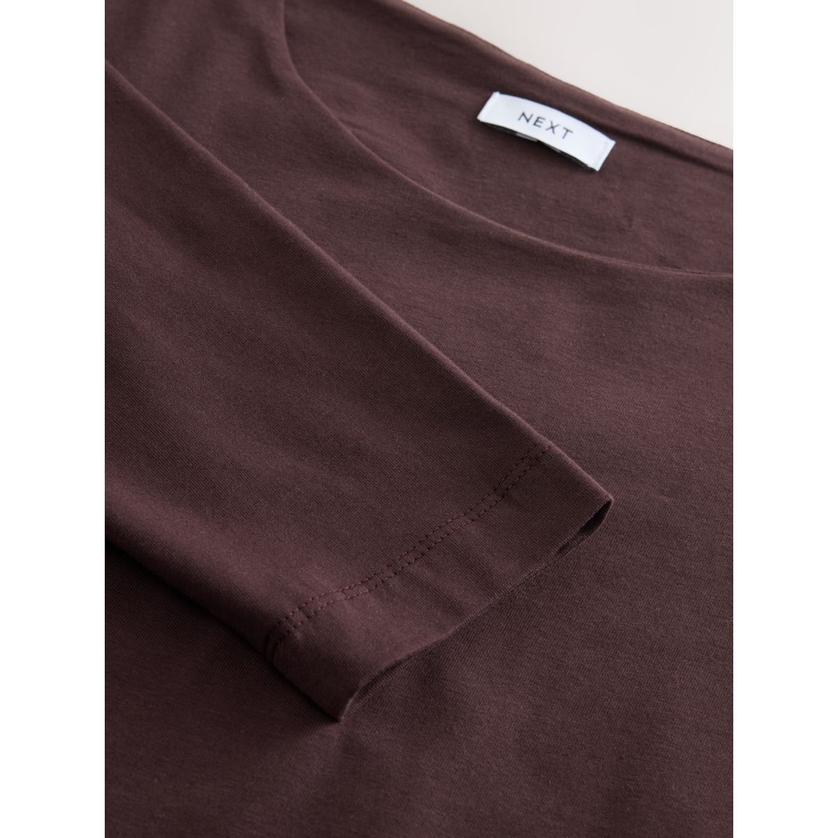 T-shirt ras du cou sculpté à manches longues marron chocolat, NEXT