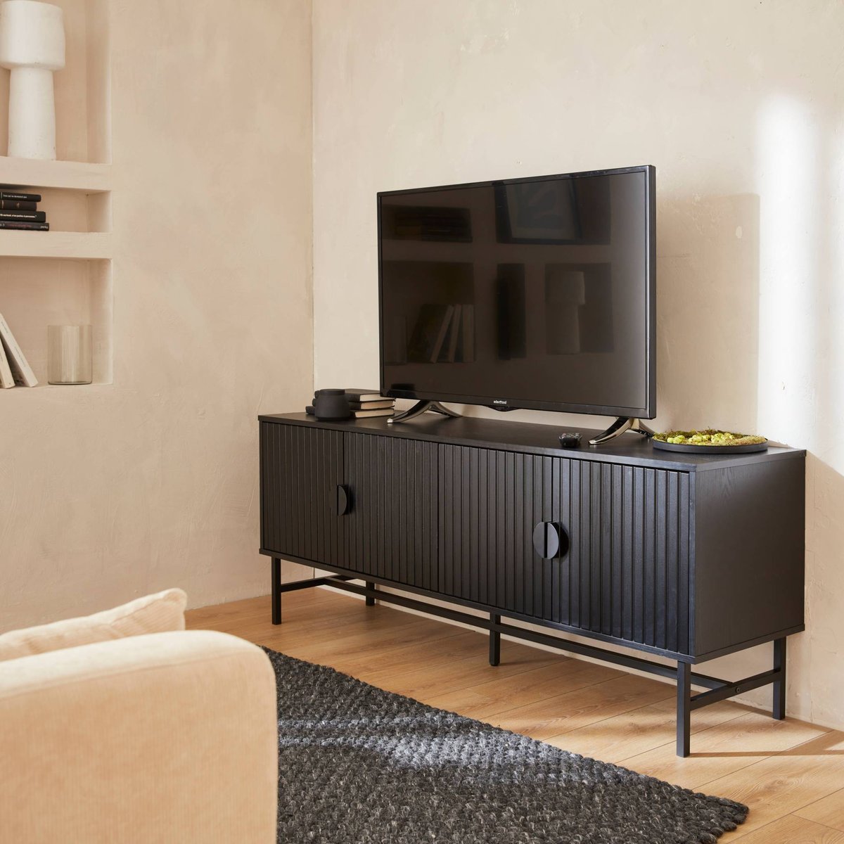 Meuble TV décor bois rainuré 4 portes 157,5cm BAZALT bois foncé, SWEEEK