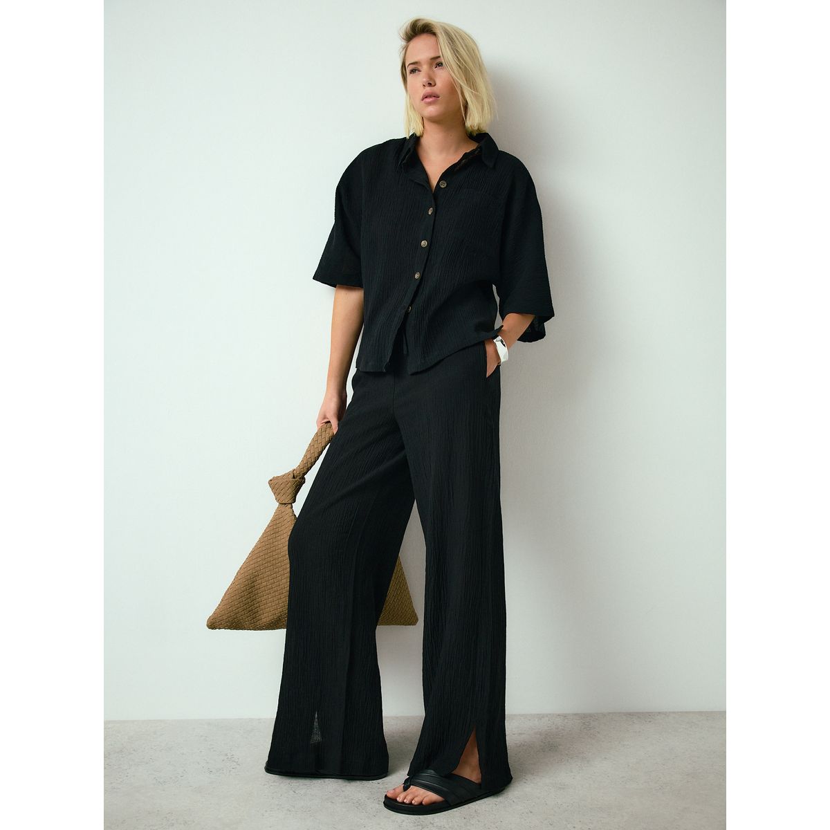 Pantalon large texturé contenant du lin noir, NEXT