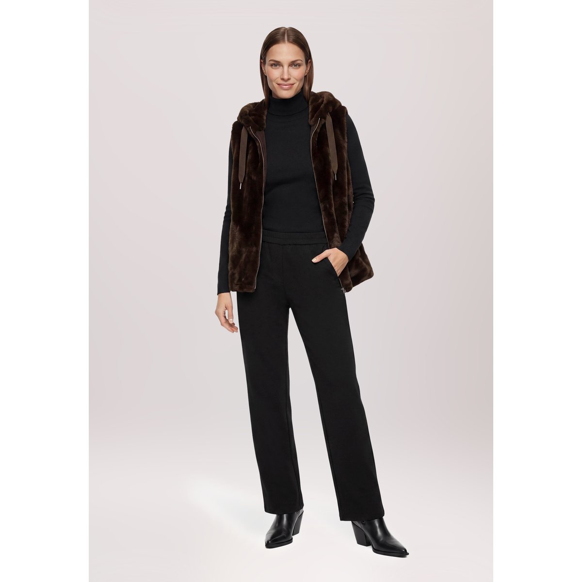 Veste sans manches en peluche à capuche marron foncé, BETTY BARCLAY