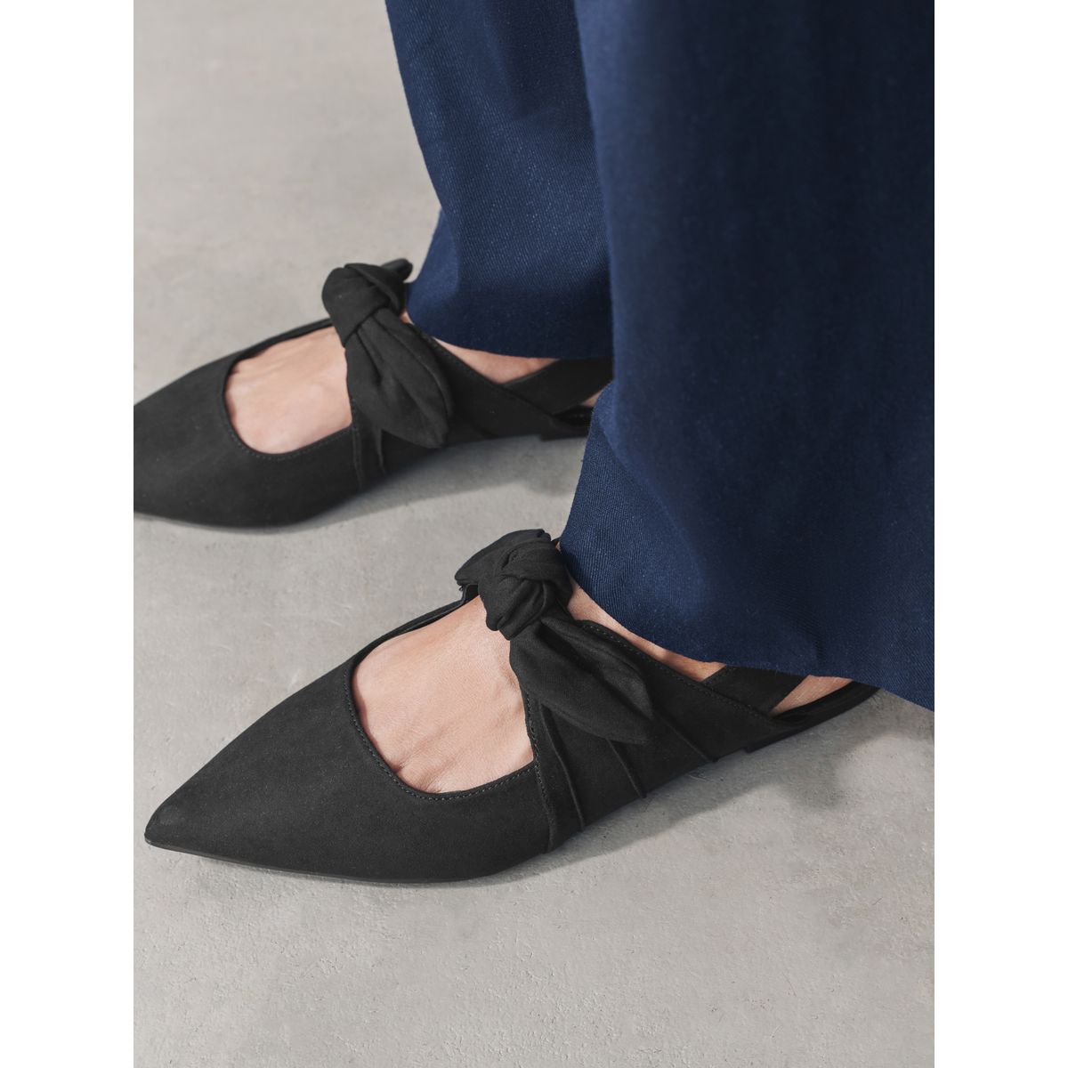 Chaussures plates à bride arrière/bout pointu noir, NEXT