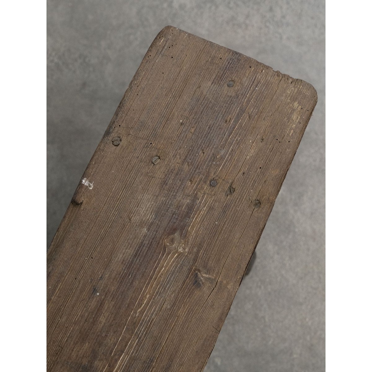 Banc en sapin Antoine N°454 - Bon état bois foncé, DEBONGOUT
