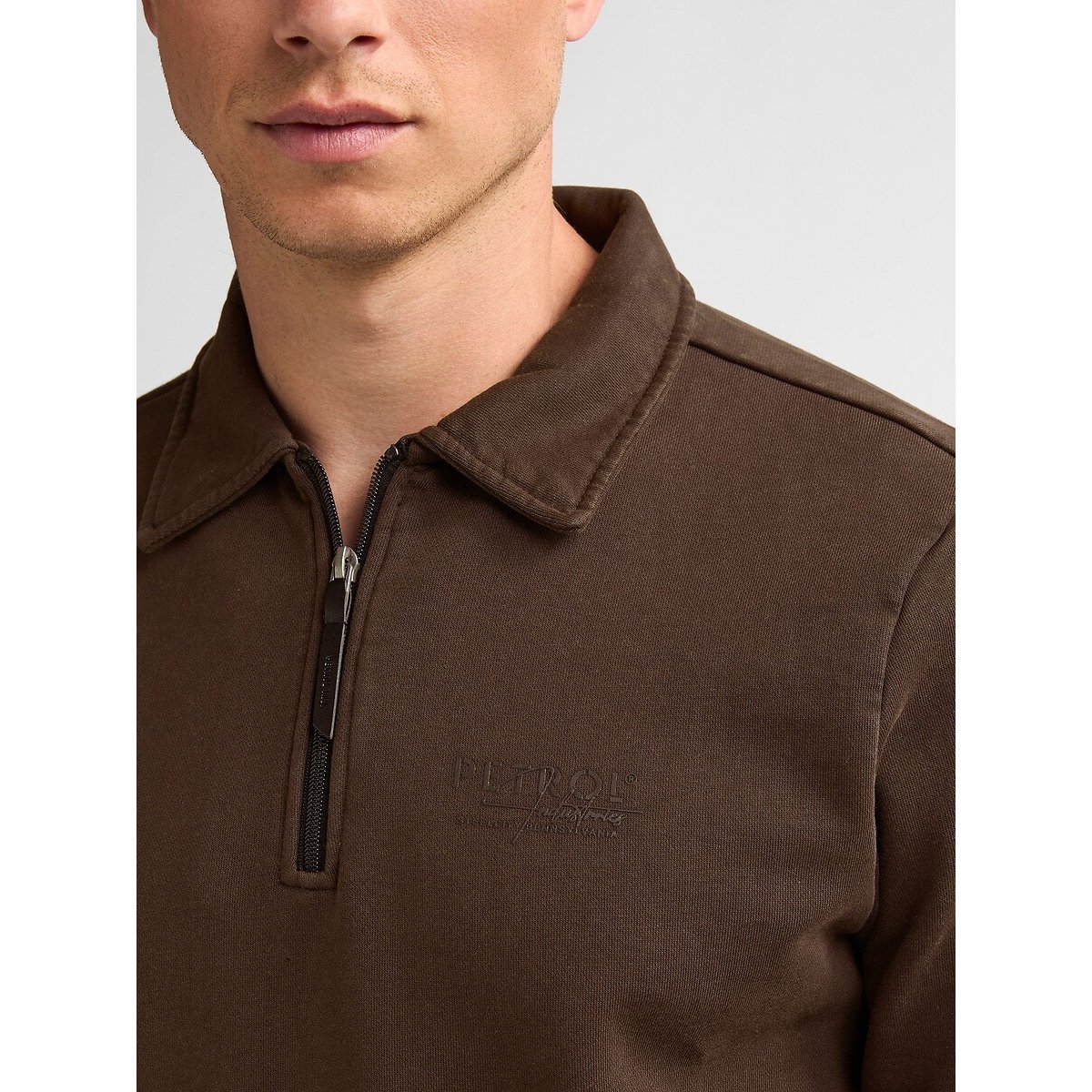 Sweat col polo zippé chocolat, PETROL INDUSTRIES