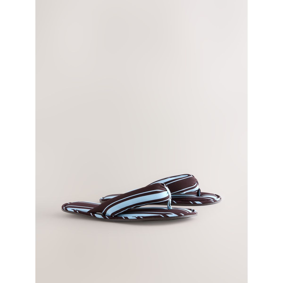 Chaussons-tongs marron chocolat, NEXT