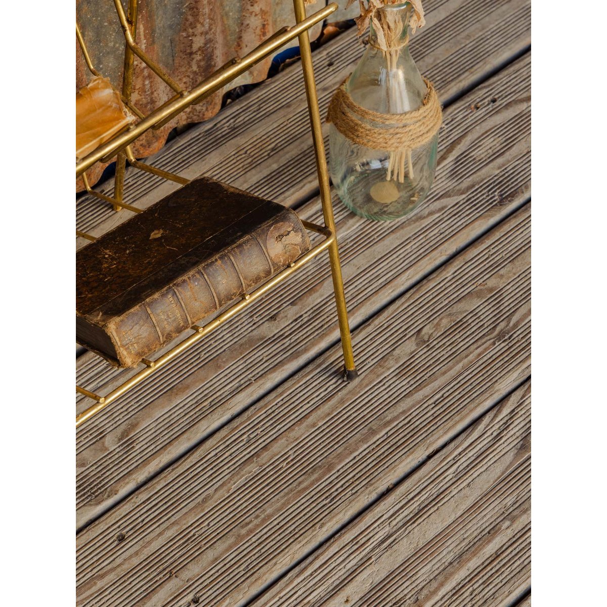 Table d'appoint en métal doré et noir Hanna N°1605 - Bon état doré, DEBONGOUT