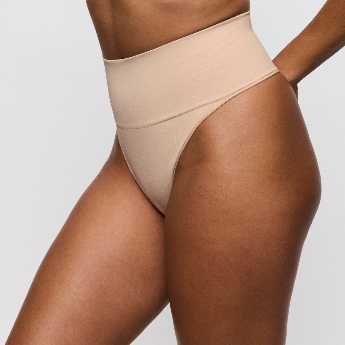 String gainant NUDDA beige - café au lait, PRIMADONNA