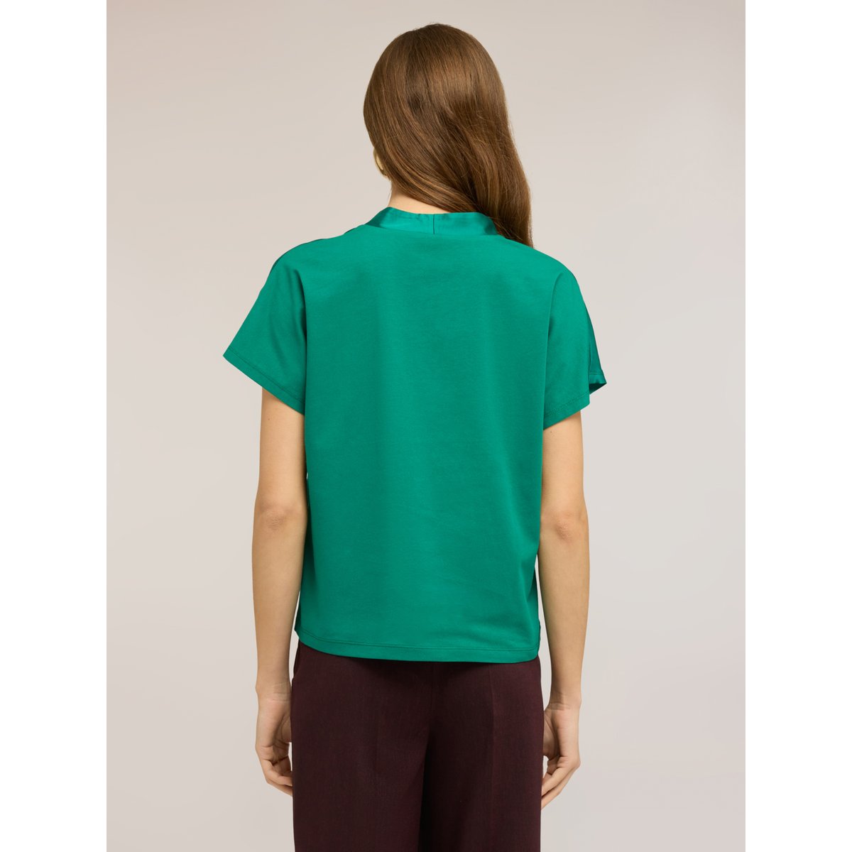 T-shirt à col en V vert, MOTIVI