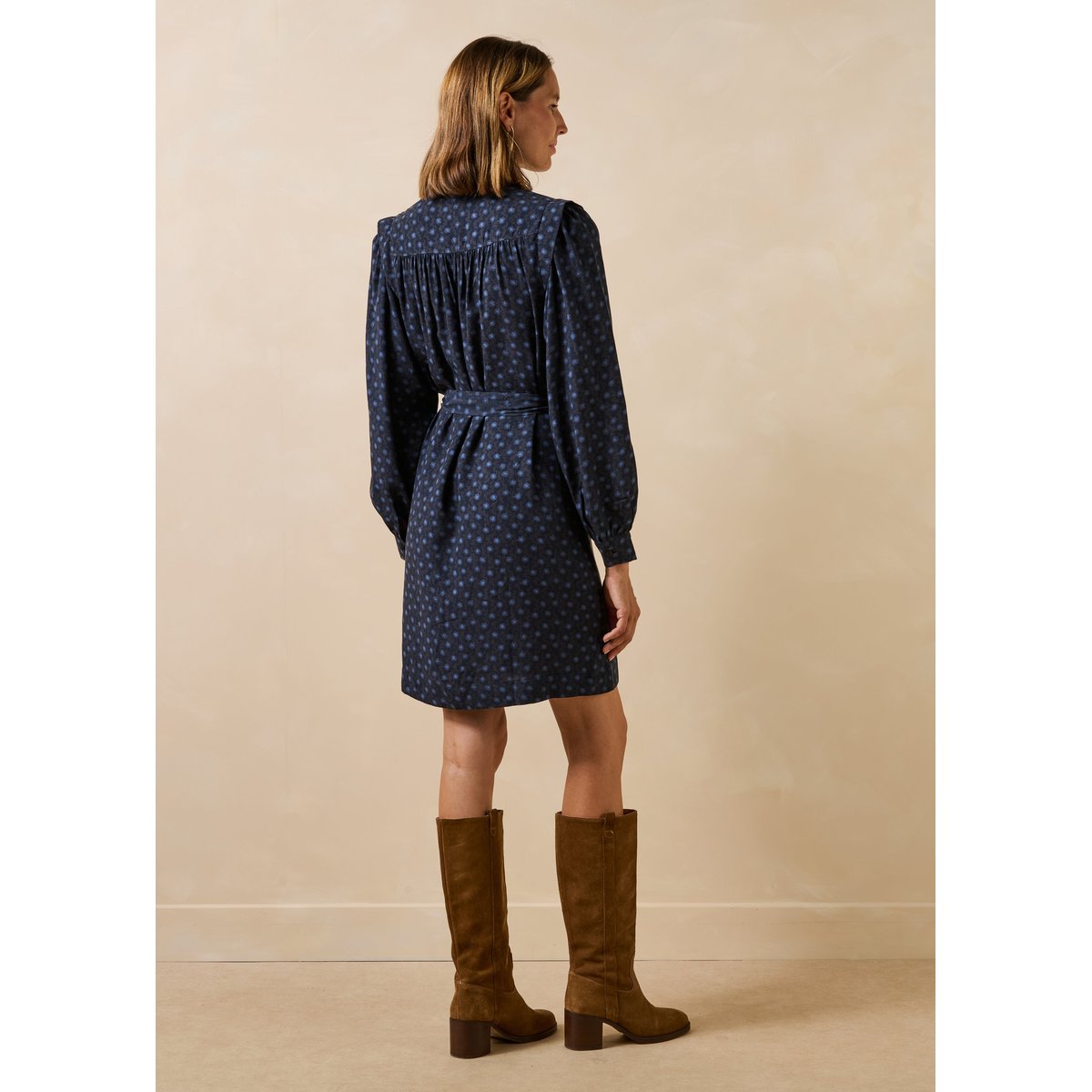 Robe courte manches longues à imprimé bleu, LA FEE MARABOUTEE