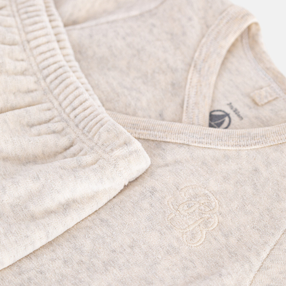 Completo in felpa a tinta unita, ricamo sul petto beige, PETIT BATEAU
