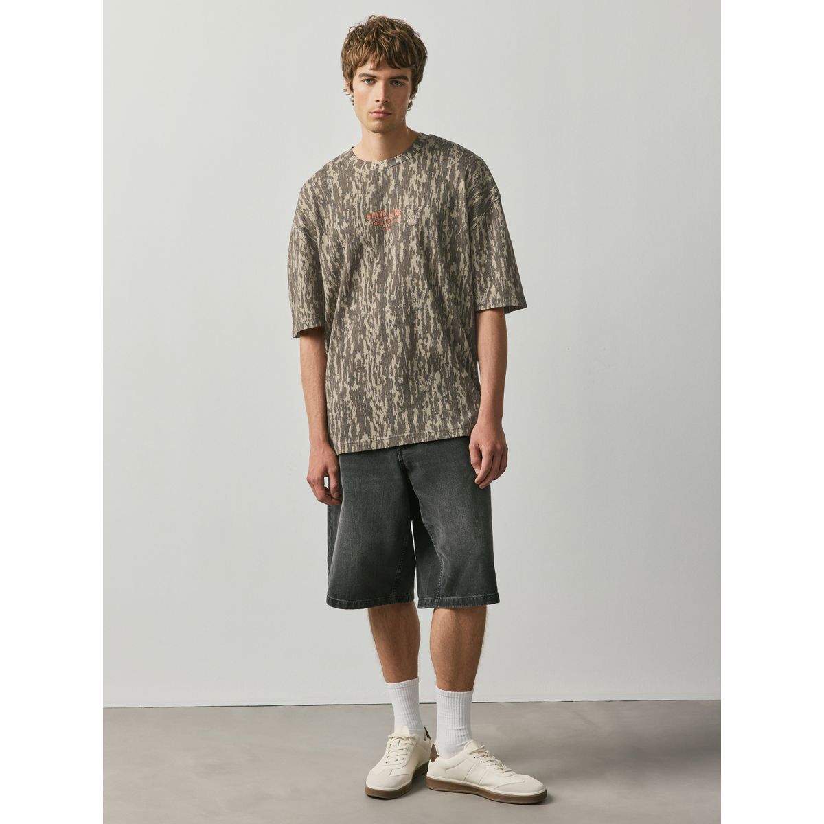 T-shirt décontracté à motif edit kaki imprimé camouflage, NEXT
