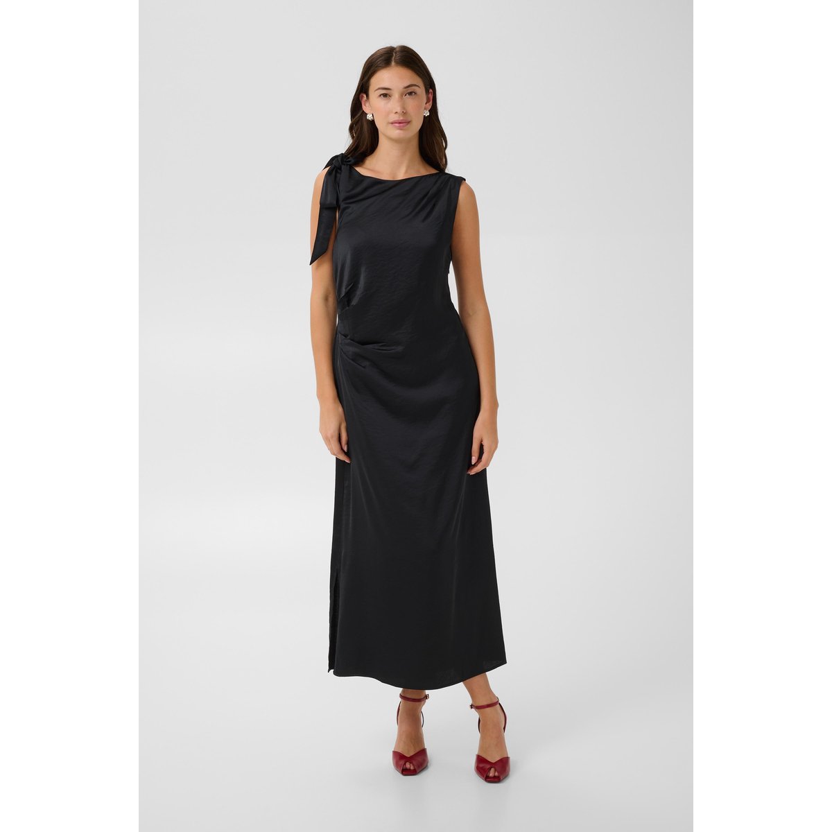 Robe de soirée noir, CULTURE