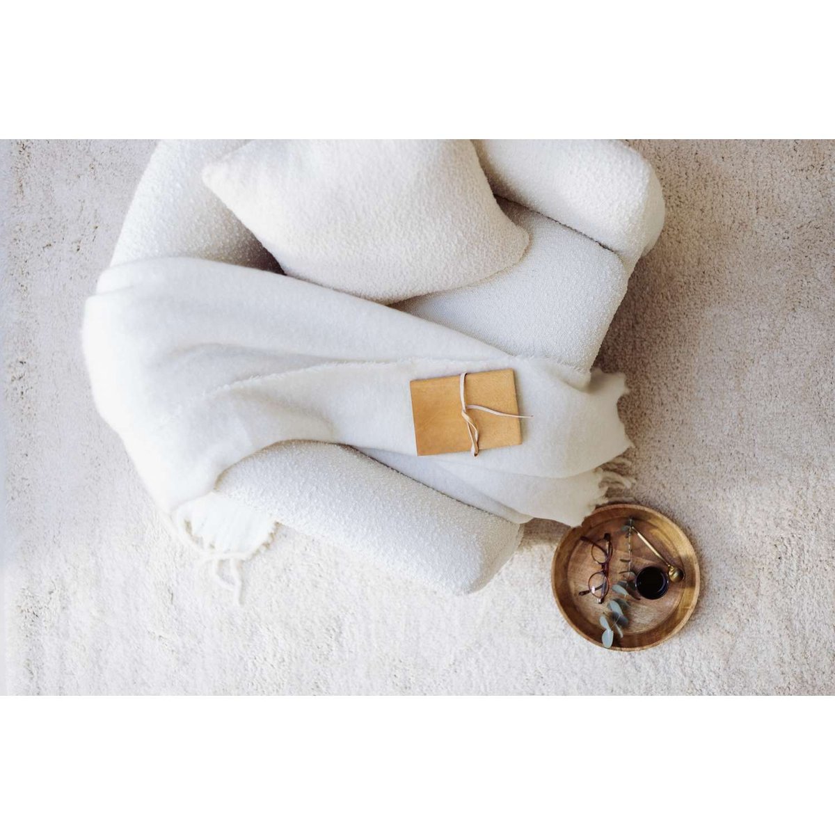 Coussin déhoussable en bouclette unie JAIKO ivoire, ATMOSPHERA