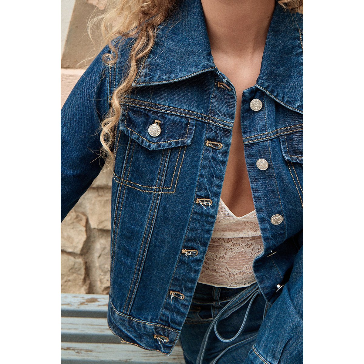 Veste court en denim, ceintrée denim blue, MOLLY BRACKEN