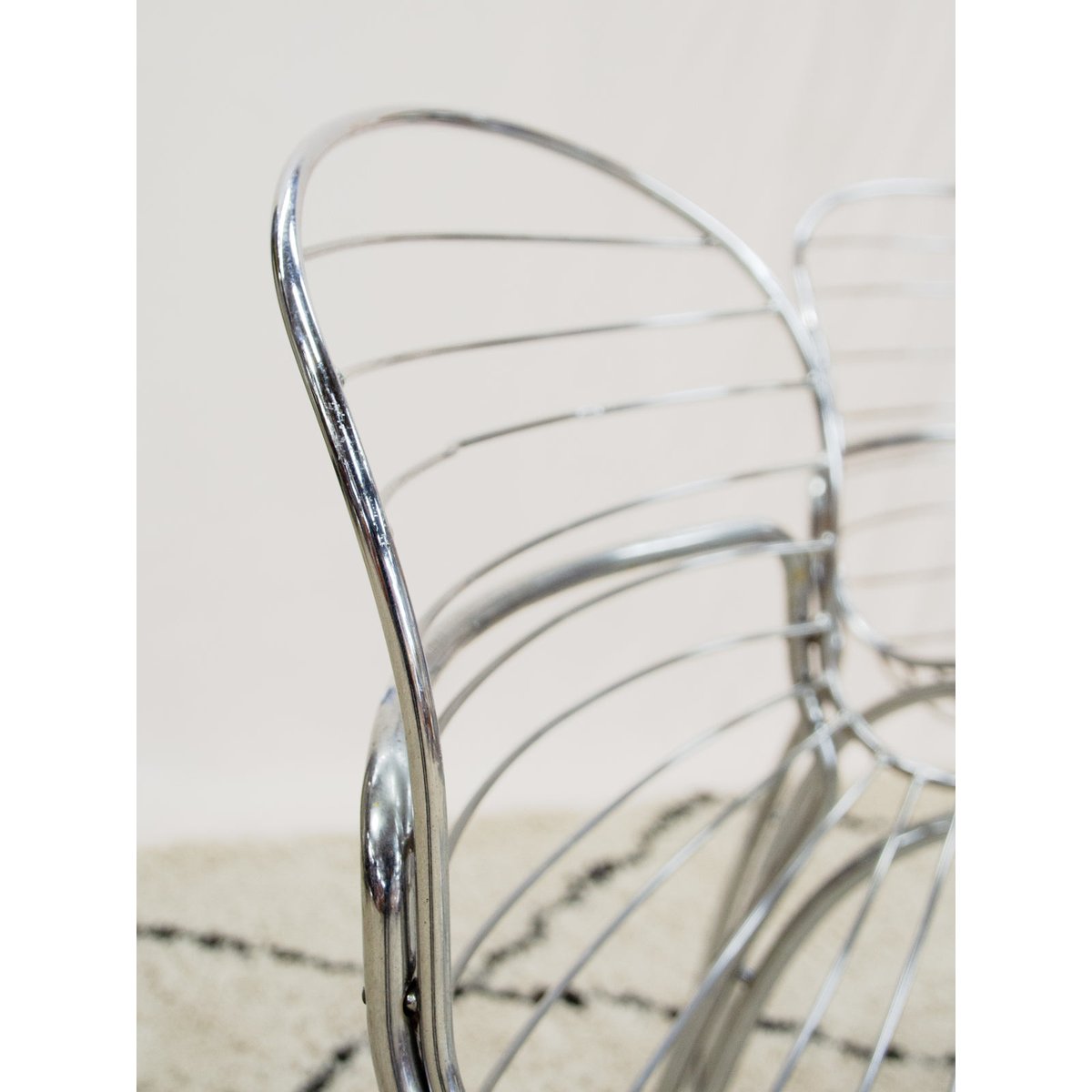 Lot de 4 chaises en métal chromé Alma N°2140 - Bon état métal, DEBONGOUT