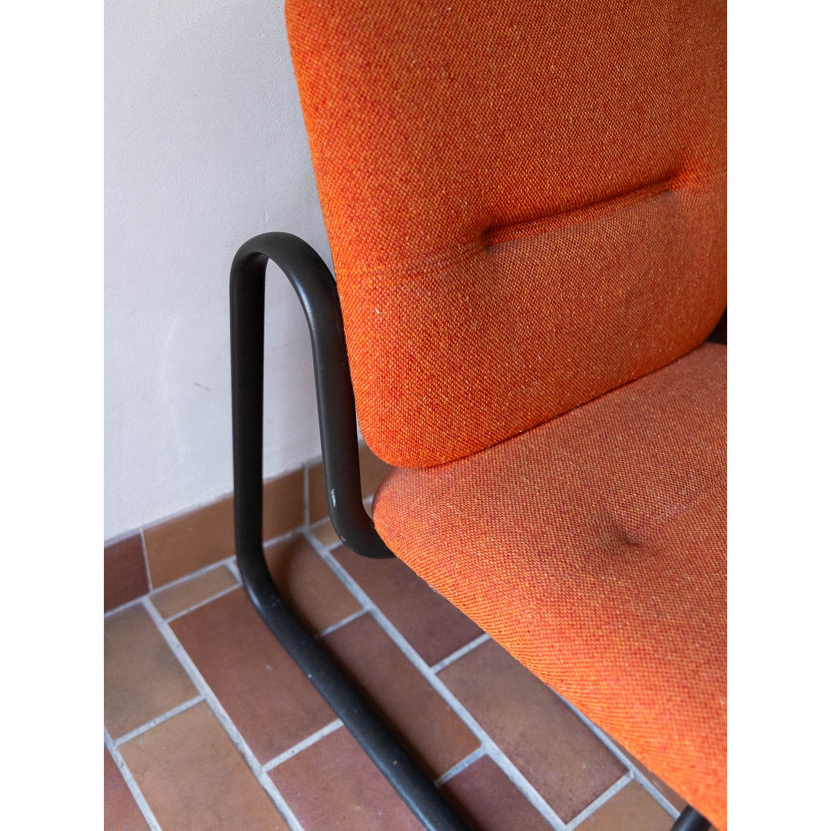 Banquette de conférence 3 places Clara N°146 - Bon état orange, DEBONGOUT