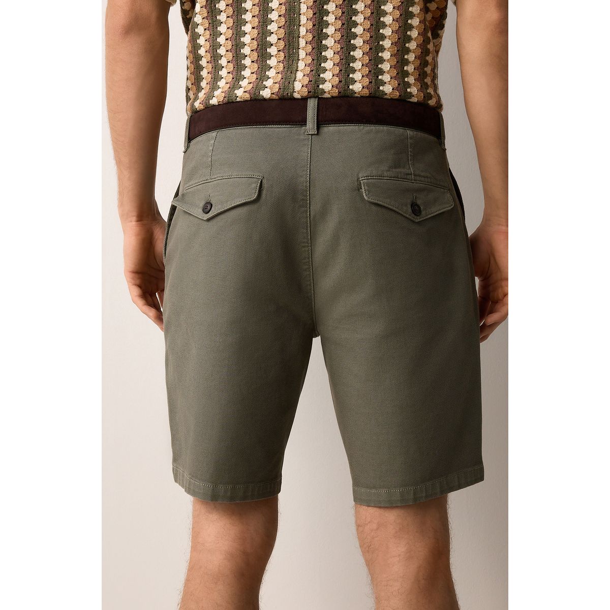 Short chino imitation daim avec ceinture vert sauge, NEXT