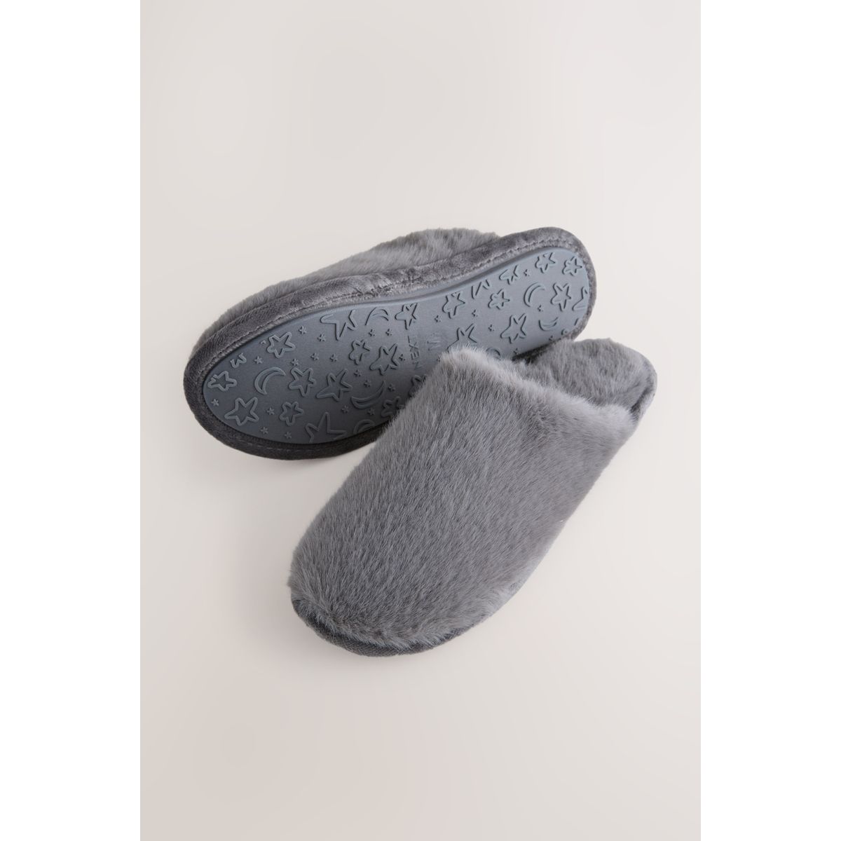 Chaussons style mules gris, NEXT