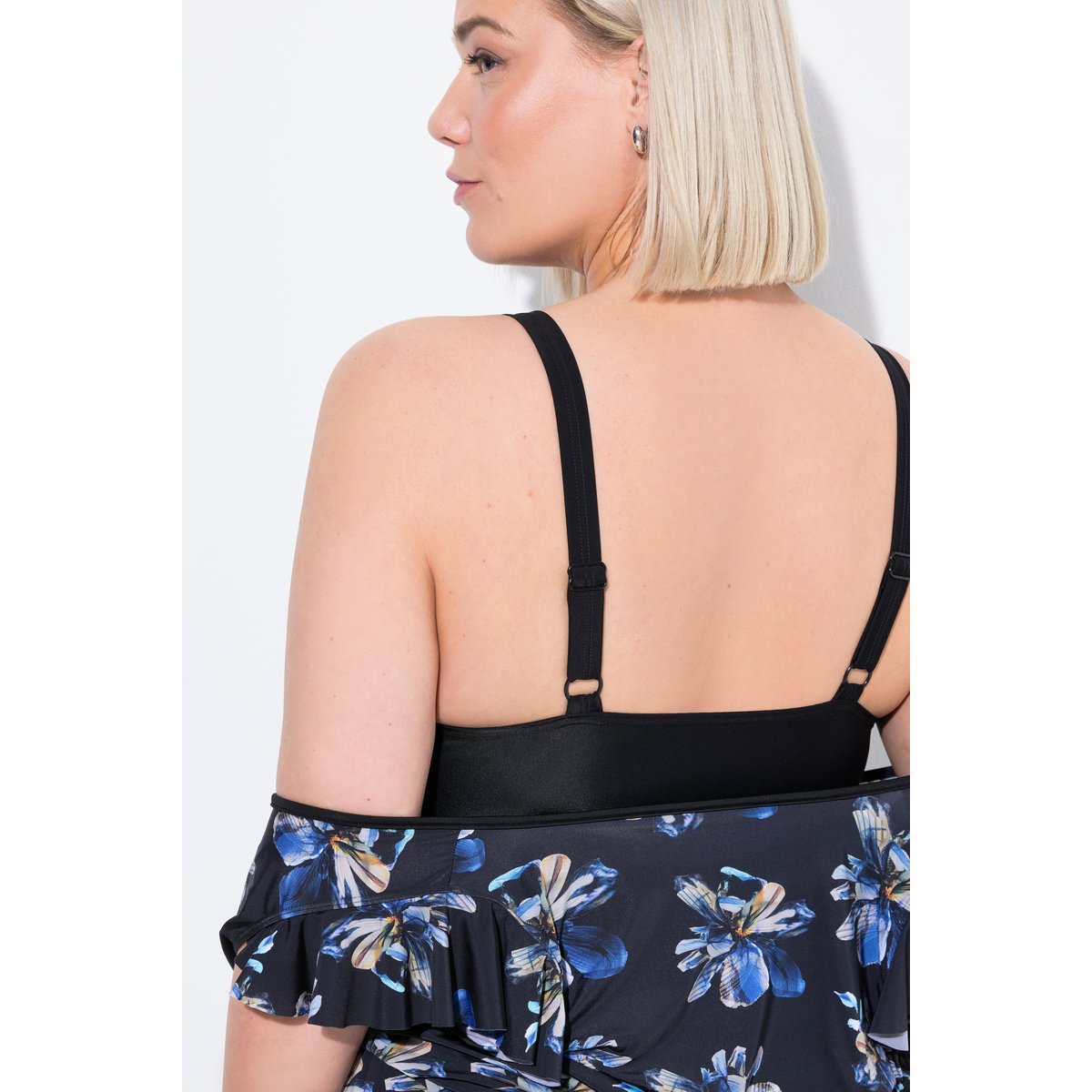 Robe de bain avec short. Motif à fleurs. noir, ULLA POPKEN