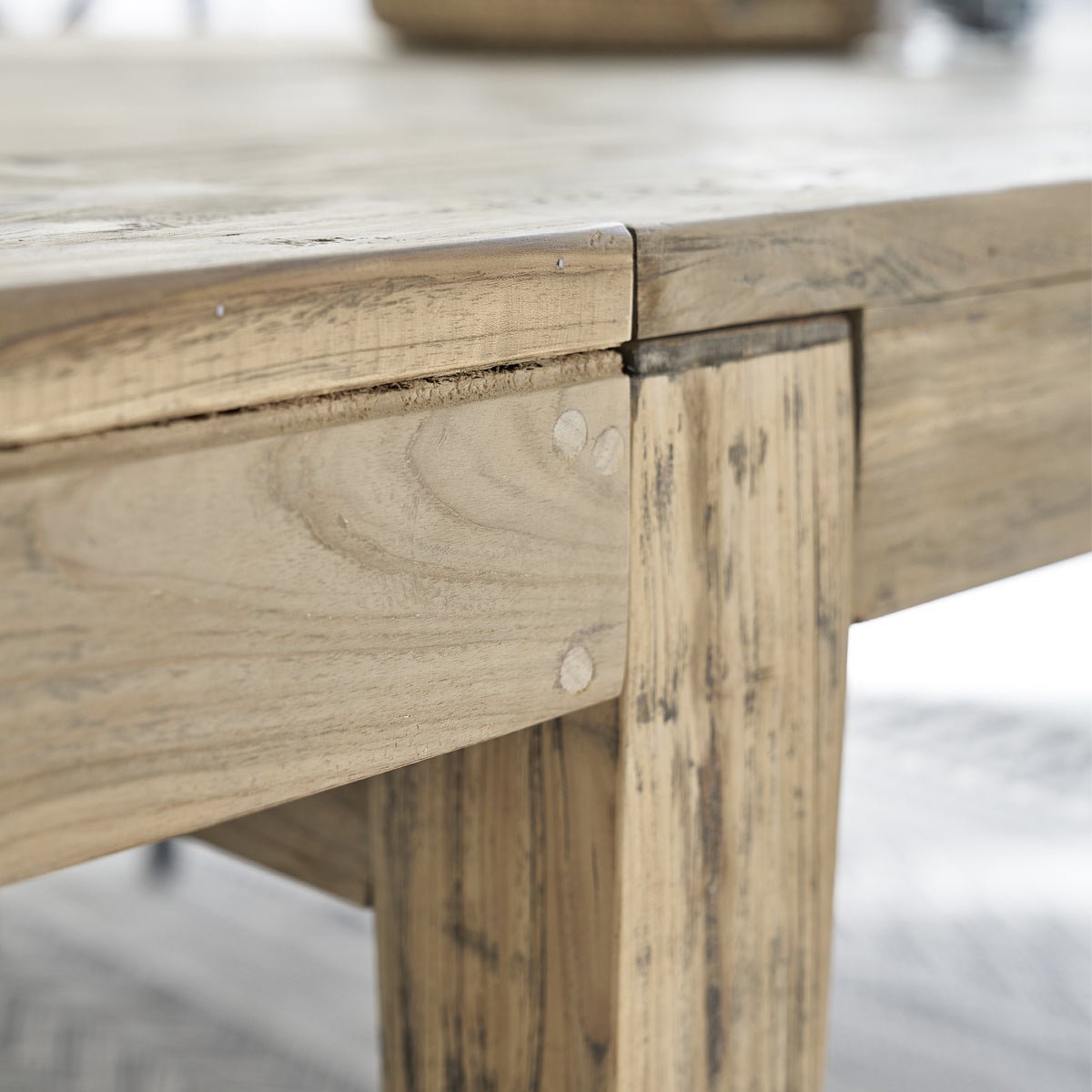 Table extensible en bois de teck recyclé 12 pers. CARGO naturel, BERAH GETAH