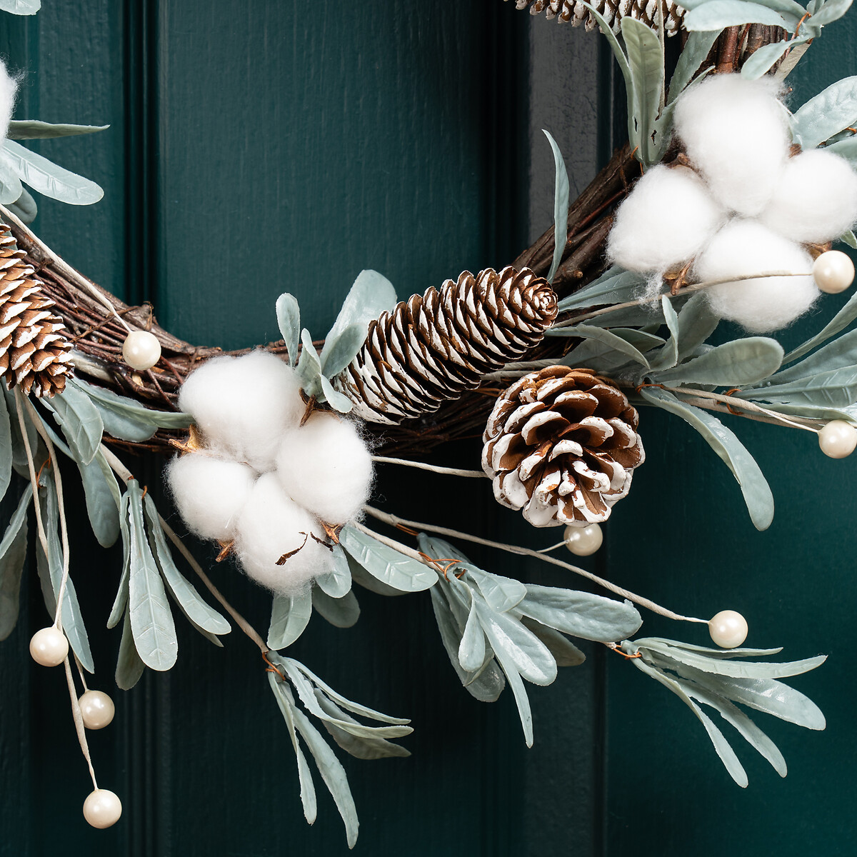 45cm Cotton Ball and Mistletoe Wreath white/green, SO'HOME
