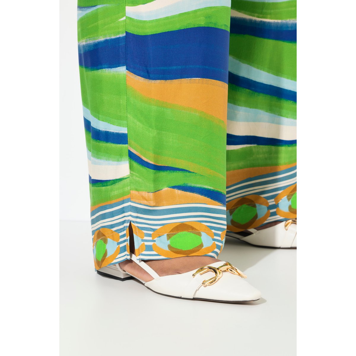 Pantalon en satin. Imprimé graphique. Jambe vert d’été, ULLA POPKEN