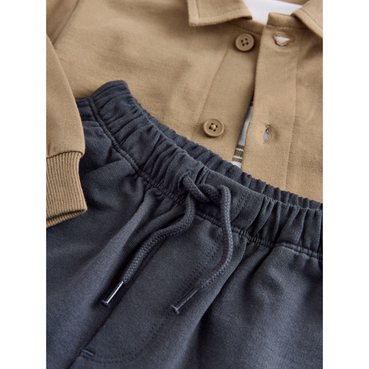 Chemise, t-shirt jersey et jogging, 3 pièces marron fauve, NEXT