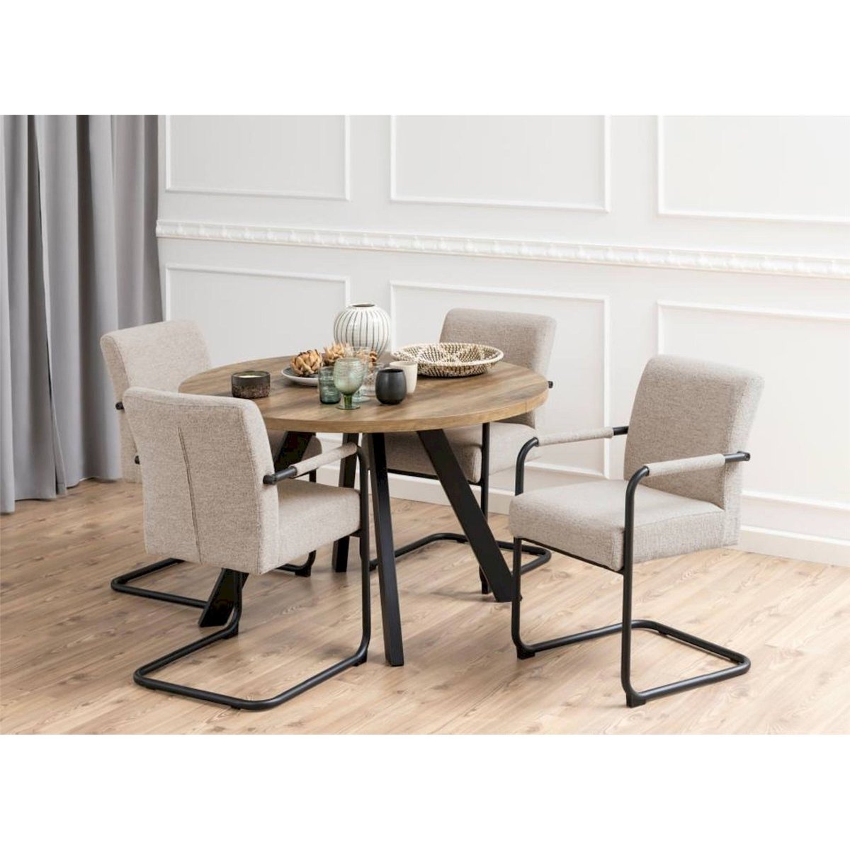 Table à manger ronde extensible AGADIS chêne structuré et noir mat, RECOLLECTION