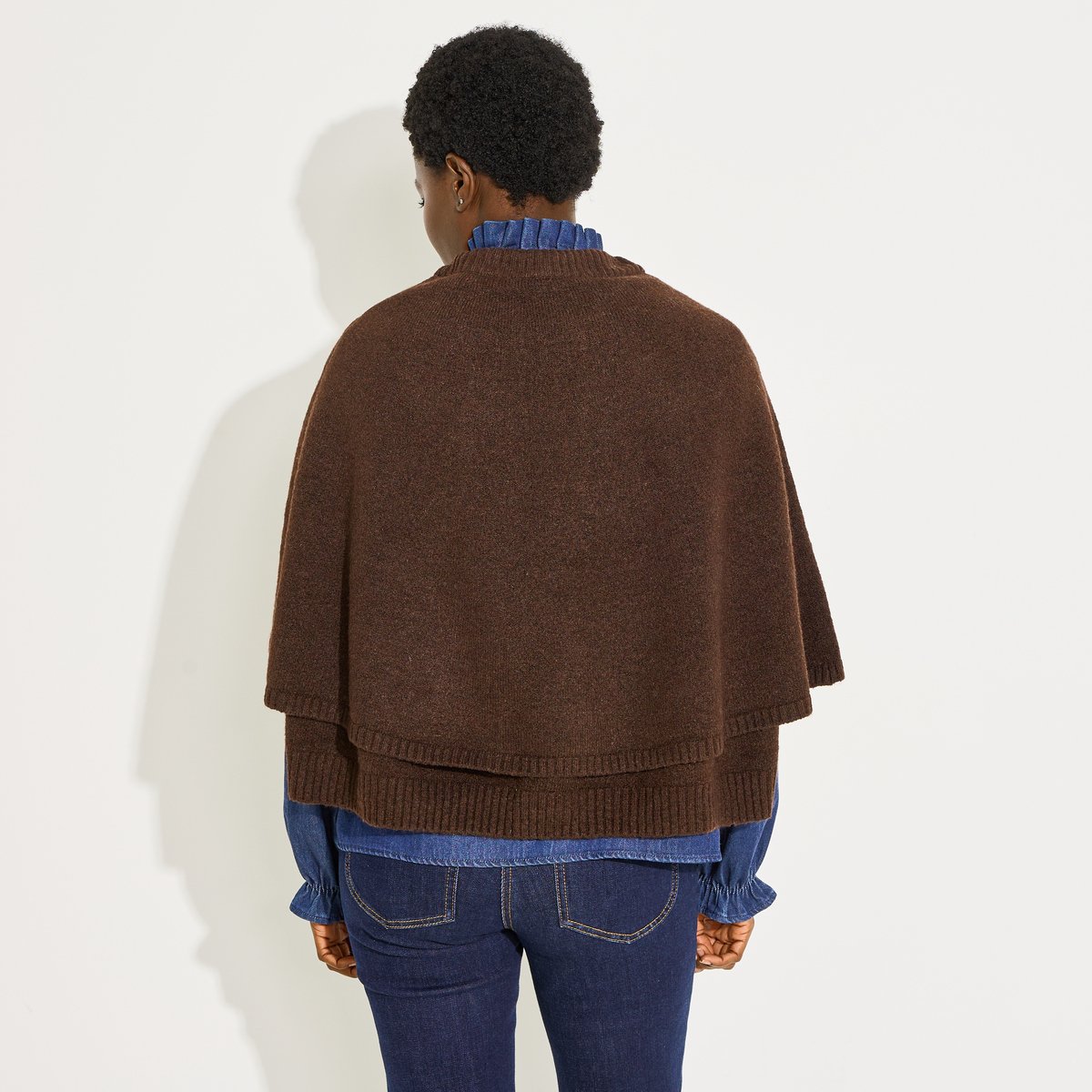 Cape courte en maille marron, GRAIN DE MALICE