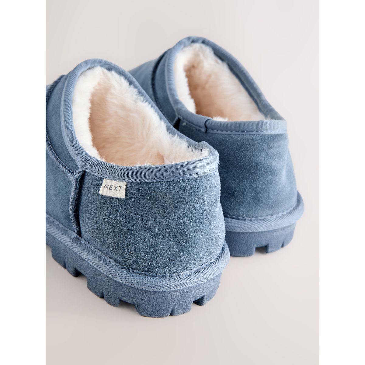 Mini chaussons bottines en daim bleu jean, NEXT