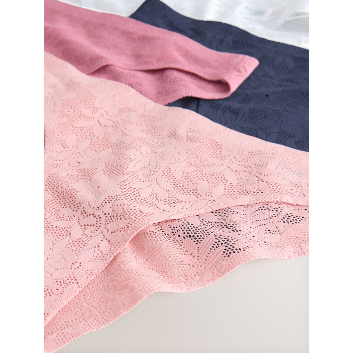 Culotte confort en dentelle, lot de 7 blanc/rose/nu praliné, NEXT