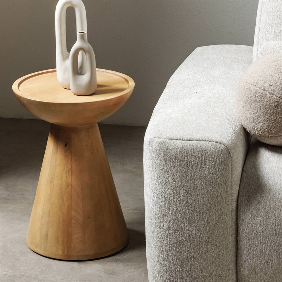 Table d'appoint en manguier fait main, TURI bois naturel finition chêne sable, RECOLLECTION