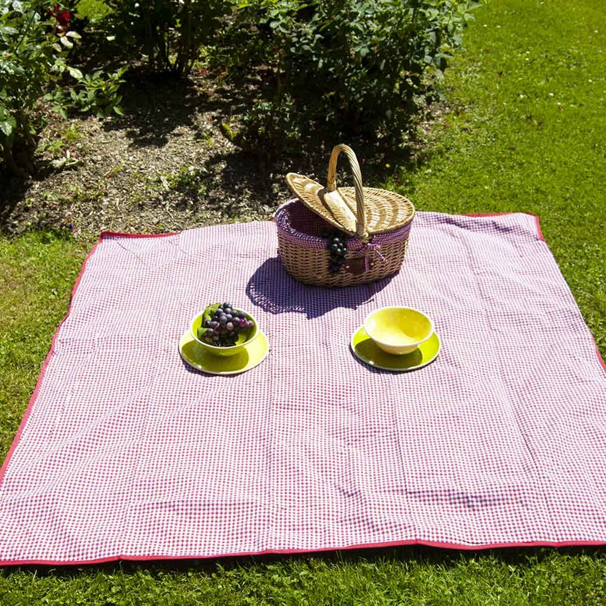 Nappe pique-nique à revers imperméable viche rouge, LES JARDINS DE LA COMTESSE