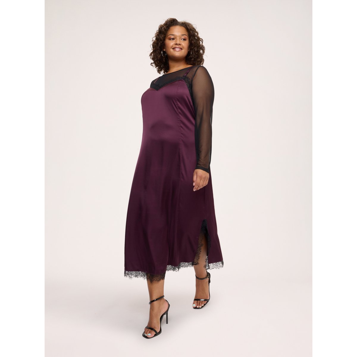 Robe nuisette avec inserts en tulle et dentelle burgundy, FIORELLA RUBINO