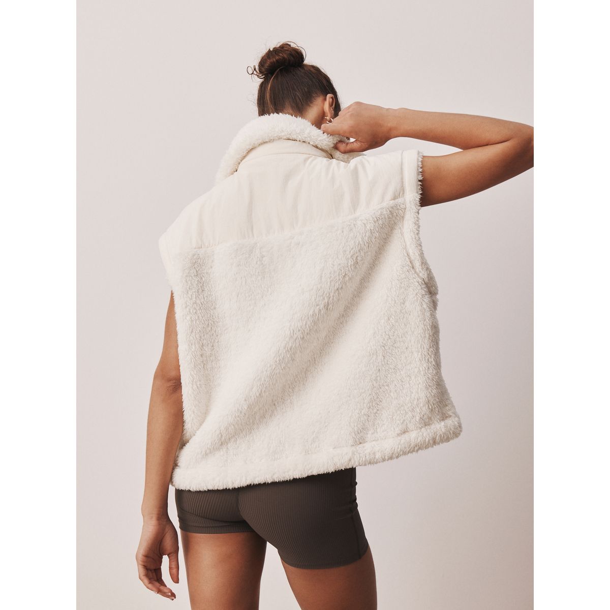 Veste sans manches effet peau de mouton écru, NEXT