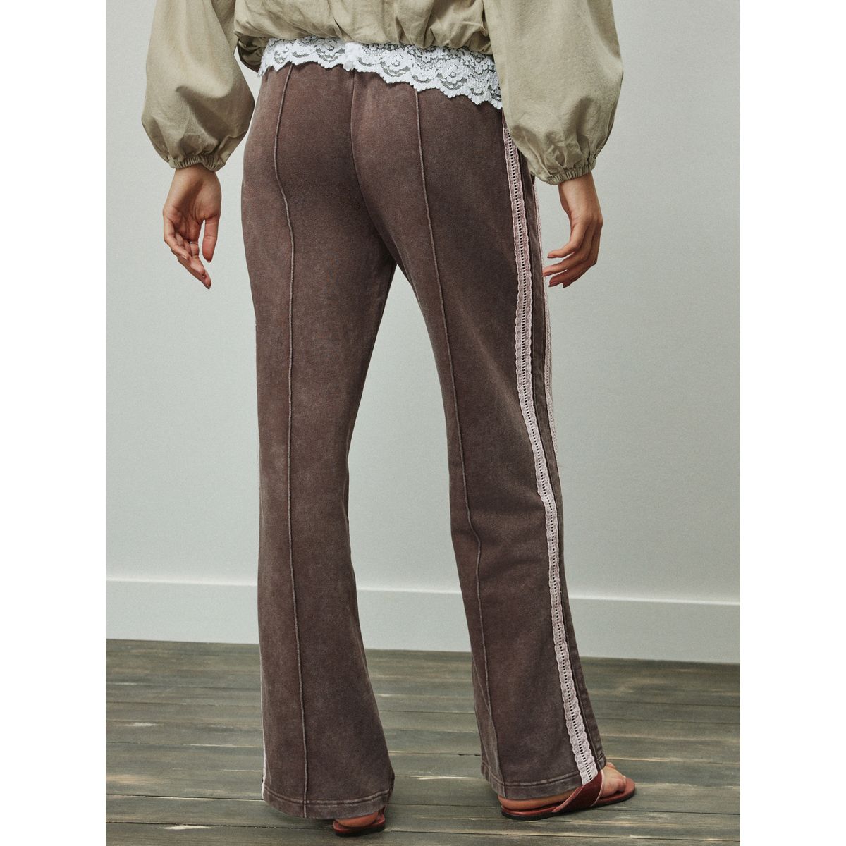 Pantalon de jogging large à liseré dentelle marron chocolat, NEXT