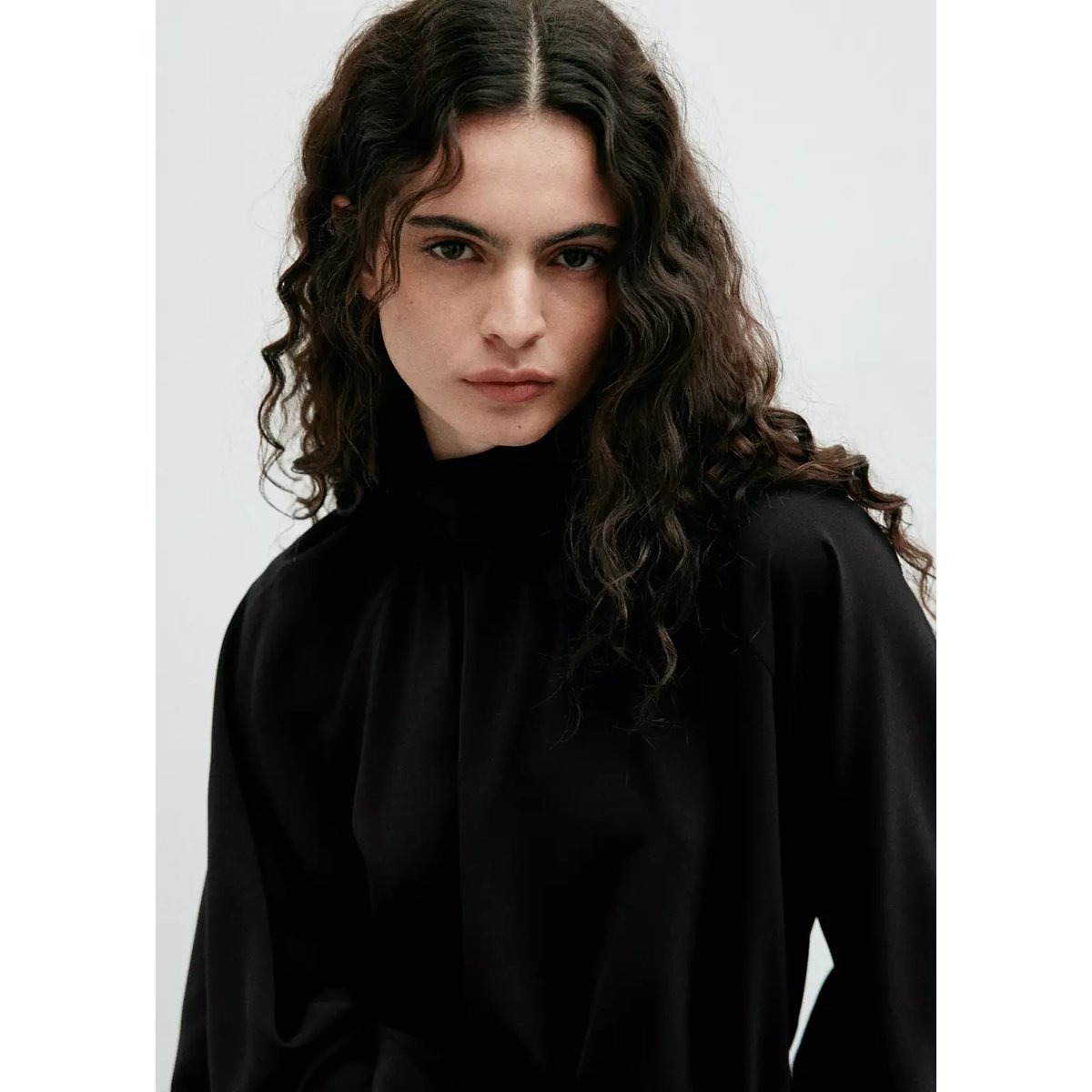 BLOUSE STUT noir, MANGO