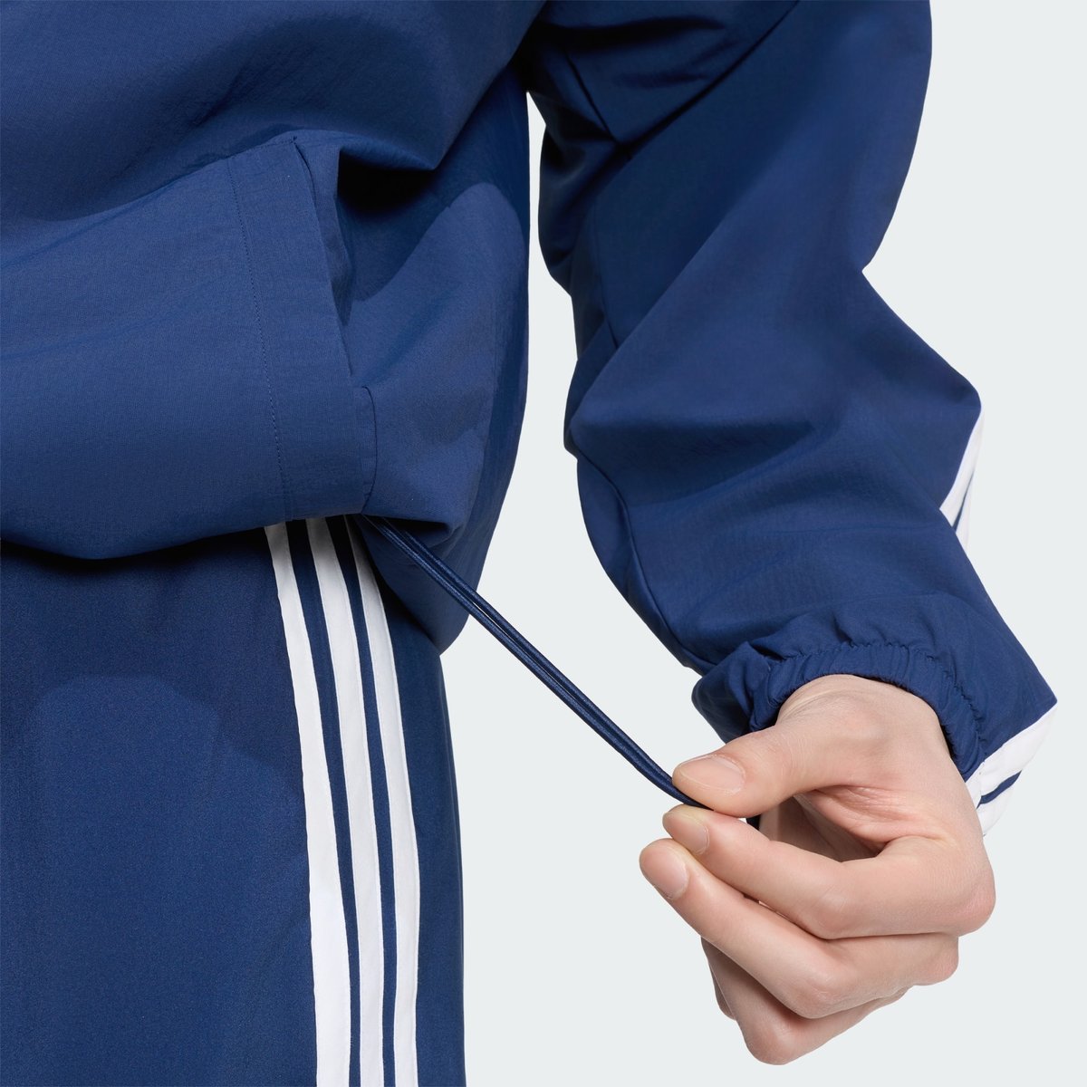 Coupe-Vent Tissé 3 Bandes Essentials Coupe-Vent Tissé 3 Bandes Essentials team navy blue 2 / white, ADIDAS SPORTSWEAR
