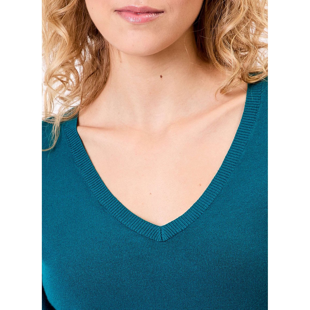 Pull maille col V femme HAYA bleu océan, LA FIANCÉE