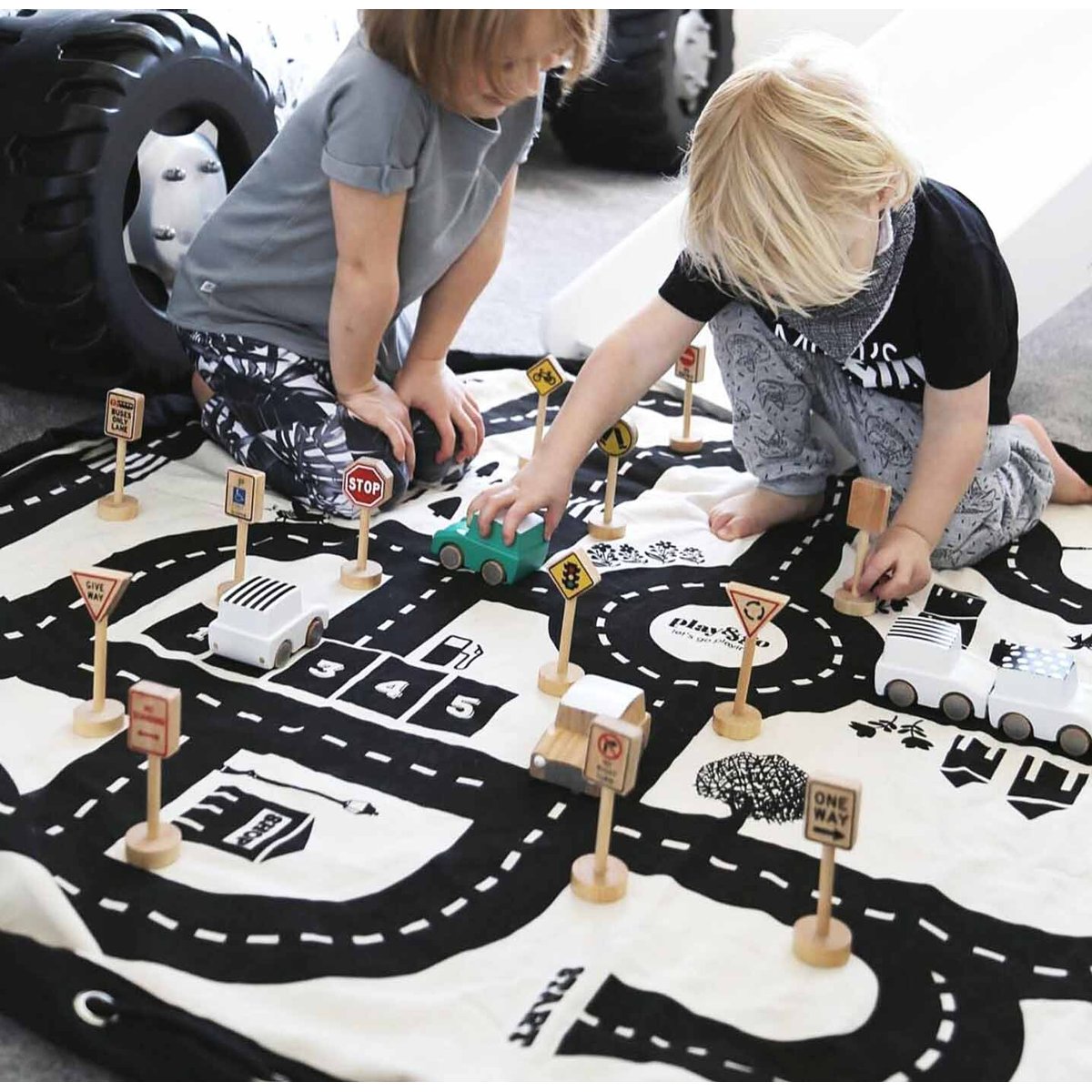 play&go - tapis de jeu & sac à jouets - roadmap/ thunderbolt ecru/noir, PLAY ET GO