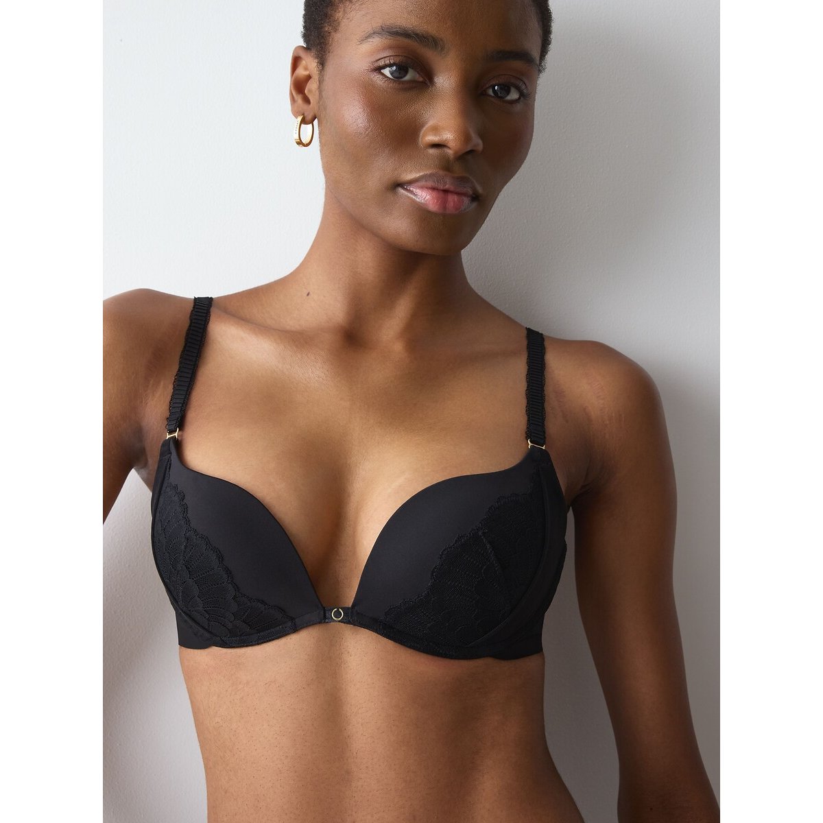 Soutien-gorge push-up LOVE IN LACE WHU noir, TRIUMPH