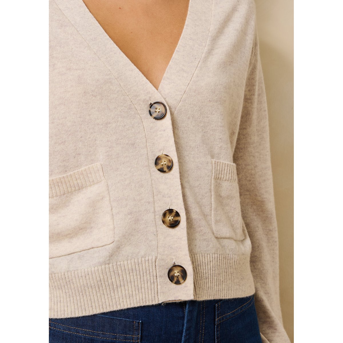 Gilet manches longues en laine et cachemire col V greige, LA FEE MARABOUTEE
