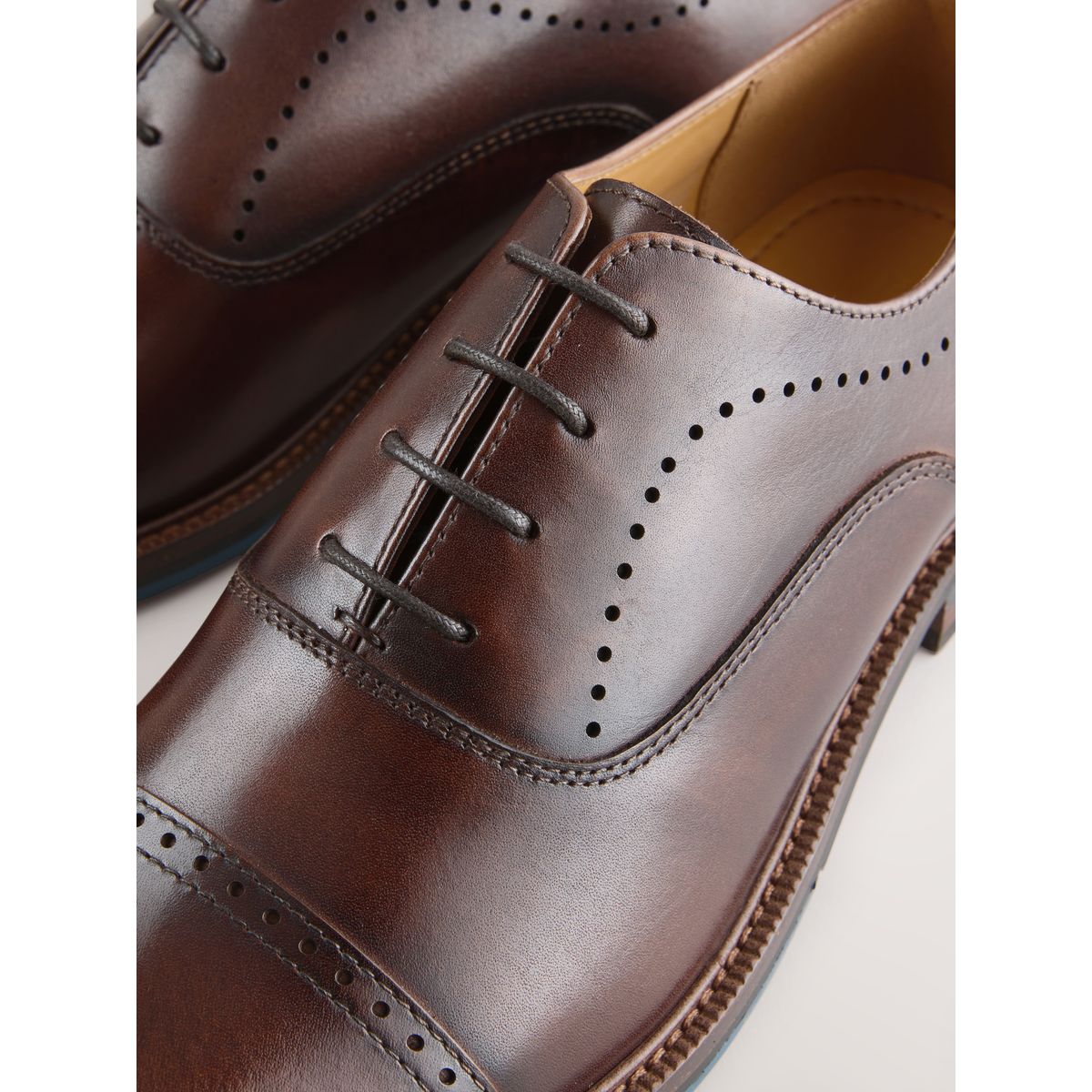 Chaussures oxford en cuir à bout renforcé marron, NEXT
