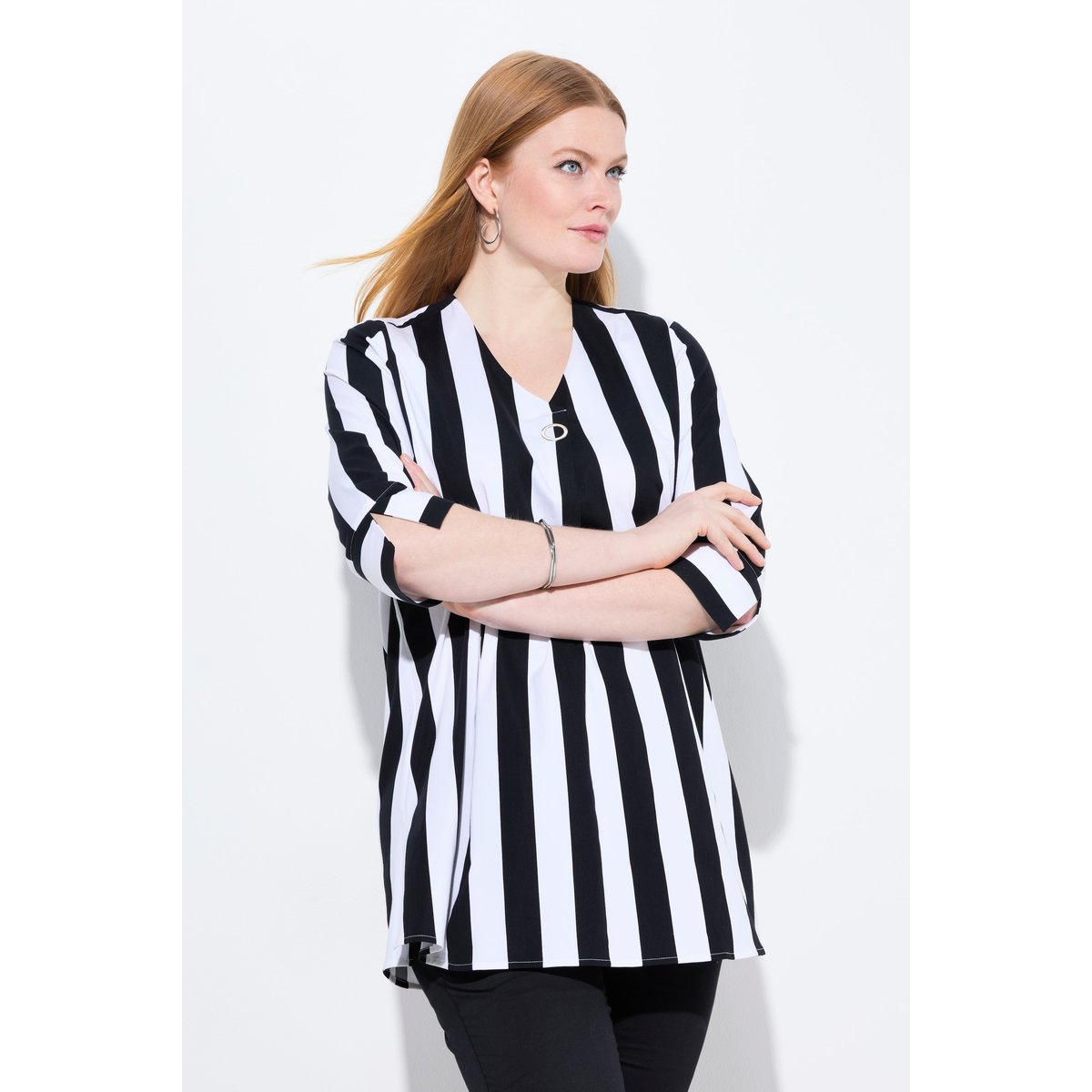Blouse à rayures verticales. Col noir, ULLA POPKEN