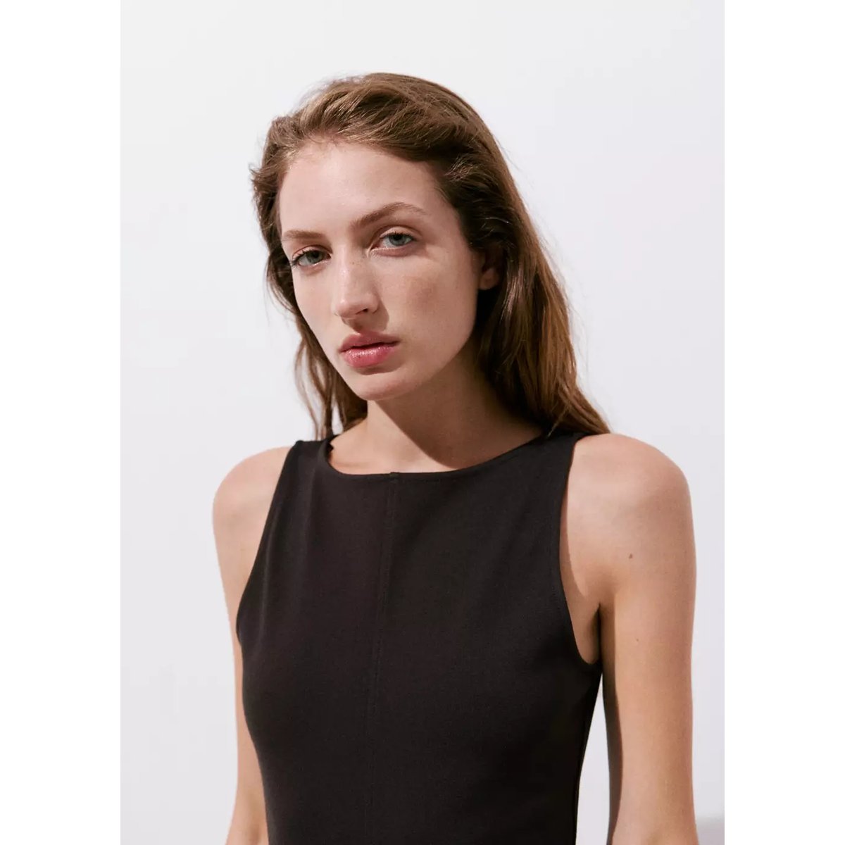 Robe en maille évasée marron, MANGO