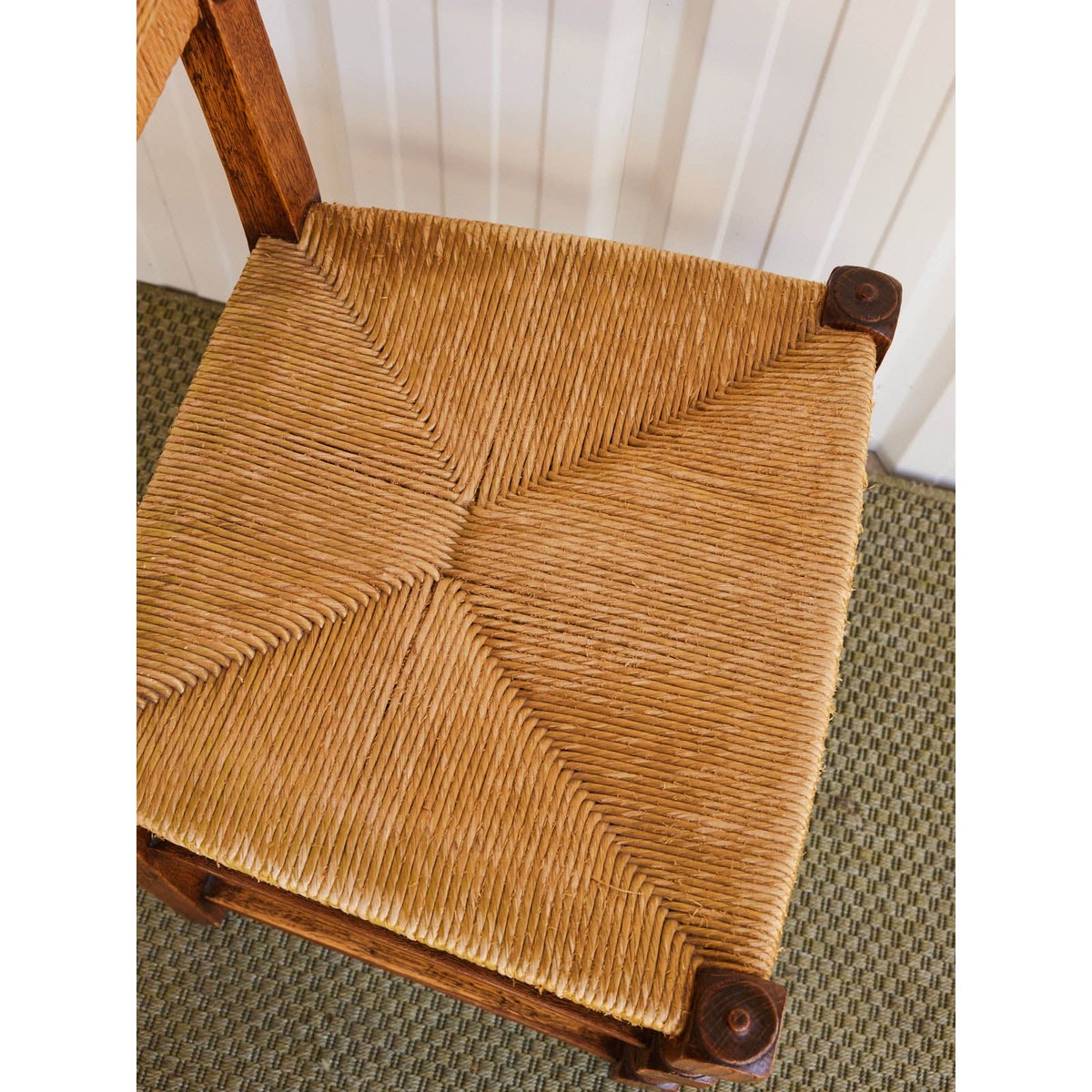 Lot de 4 chaises en paille entrelacées Claude N°1461 - Bon état bois clair, DEBONGOUT